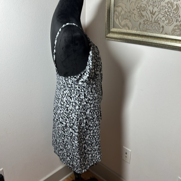 HYFVE black white floral print crossed bodice overlay dress Sz L - Picture 4 of 5